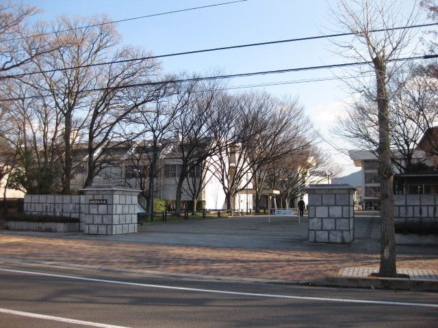 近くの四国学院大学まで1,800m（徒歩23分）