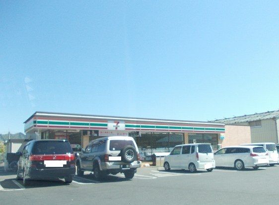 近くのセブンイレブンまで650m(徒歩9分)