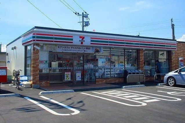 近くのセブンイレブンまで550m(徒歩7分)