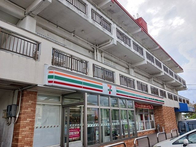 近くのセブンイレブン琉球大学北口店まで620m(徒歩8分)