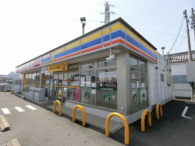 近くのミニストップ 池田町八幡店まで1,124m(徒歩15分)