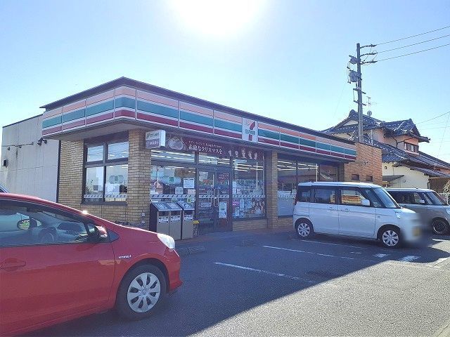 近くのセブンイレブン 片岡店まで550m(徒歩7分)