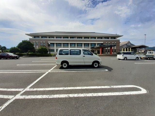 近くの京丹後市役所 大宮庁舎まで400m(徒歩5分)