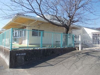 近くの神宅幼稚園まで750m(徒歩10分)