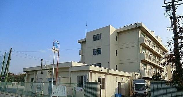 近くの平戸小学校まで519m(徒歩7分)