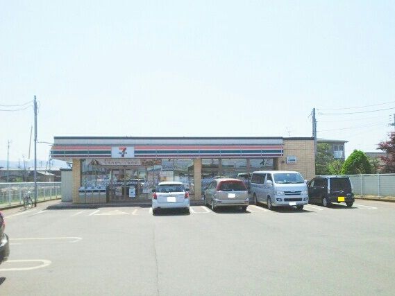 近くのコンビニまで160m（徒歩2分）