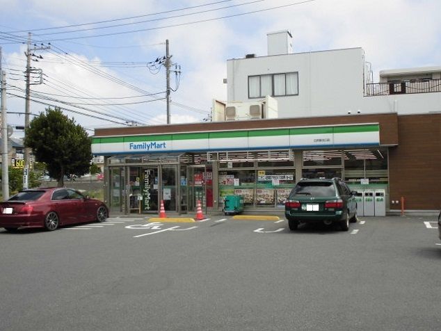 近くのfamily martまで20m(徒歩1分)