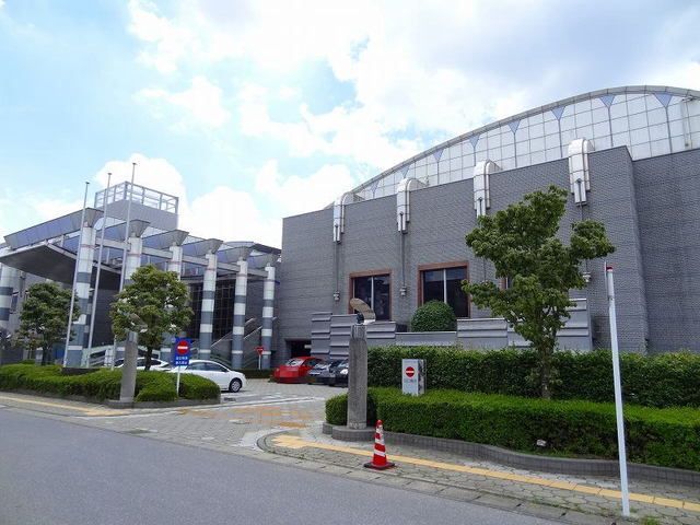 近くの宇都宮市立東図書館まで1,700m（徒歩22分）