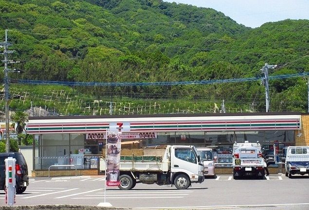 近くのセブンイレブンまで1,100m（徒歩14分）