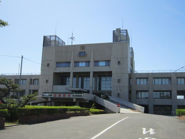 近くの西尾市役所一色支所まで1,000m(徒歩13分)