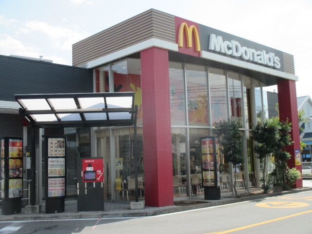 近くの飲食店まで270m（徒歩4分）