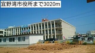 近くの宜野湾市役所まで3,020m（徒歩38分）