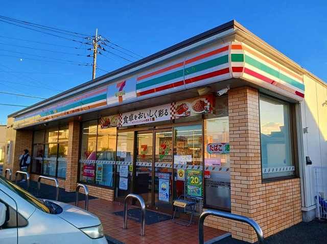 近くのセブンイレブン　富士市下横割店まで700m（徒歩9分）