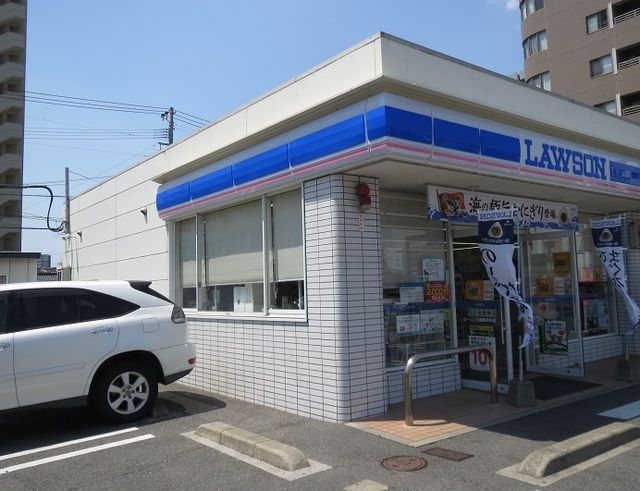 近くのローソンまで350m（徒歩5分）
