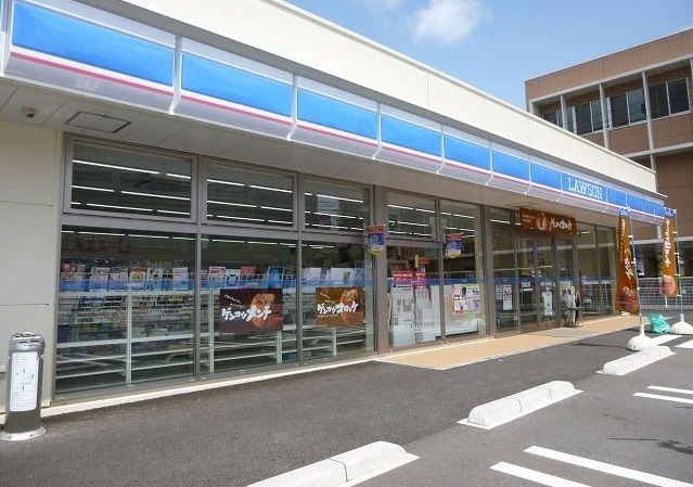 近くのコンビニまで650m（徒歩9分）