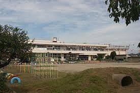 近くの小学校まで2,000m（徒歩25分）