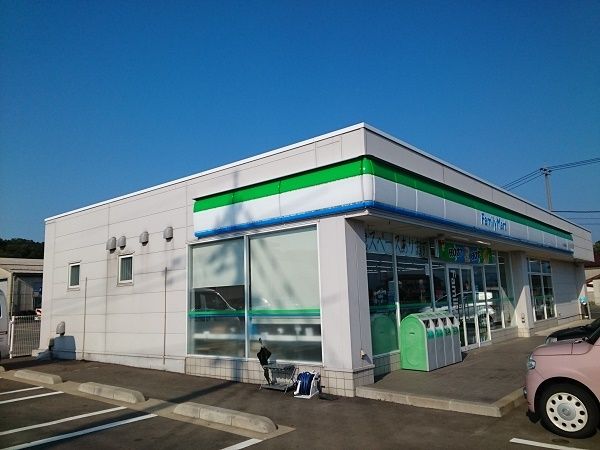 近くのファミリーマート あわら国影店まで600m(徒歩8分)