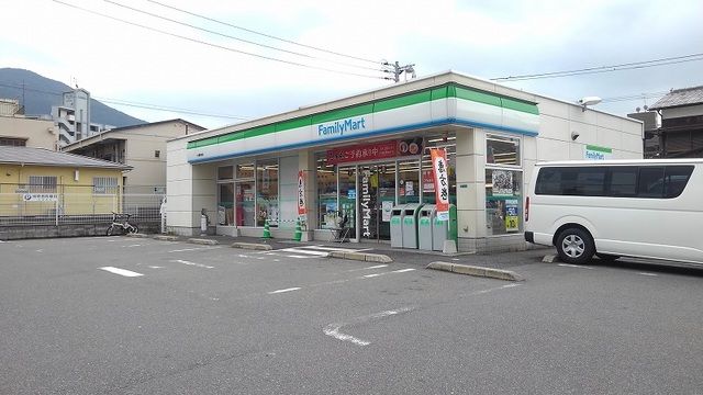 近くのコンビニまで140m（徒歩2分）