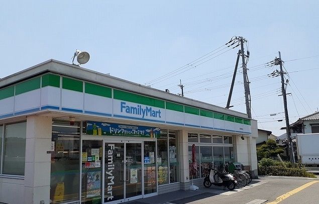近くのファミリーマート高槻浦堂店様まで600m（徒歩8分）