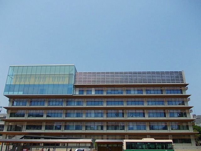 近くの秋田市役所まで1,200m（徒歩15分）