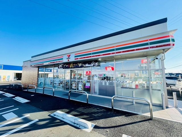 近くのセブンイレブン名取上余田店まで210m（徒歩3分）