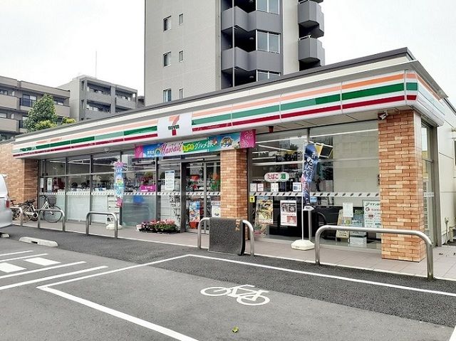 近くのセブンイレブンまで850m（徒歩11分）