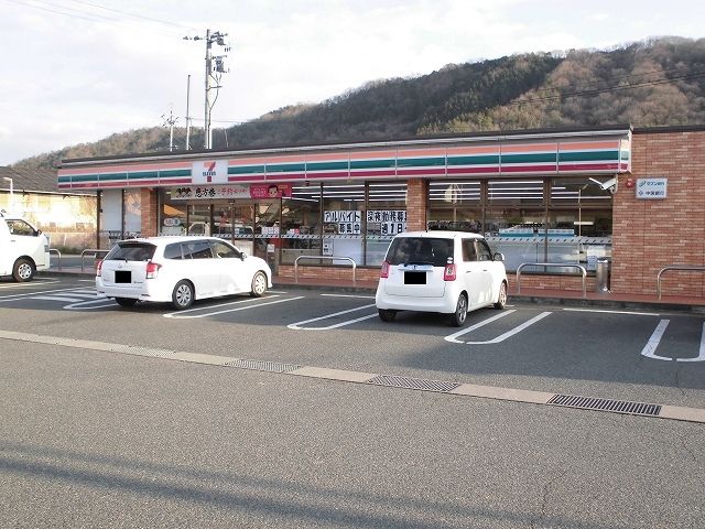 近くのセブンイレブン井原東江原店まで750m(徒歩10分)