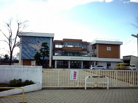 近くの喜久田小学校まで600m(徒歩8分)