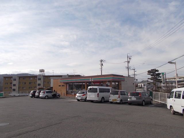 近くのセブンイレブン上田芳田店まで650m（徒歩9分）