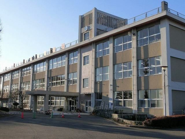 近くの熟田小学校まで1,200m（徒歩15分）