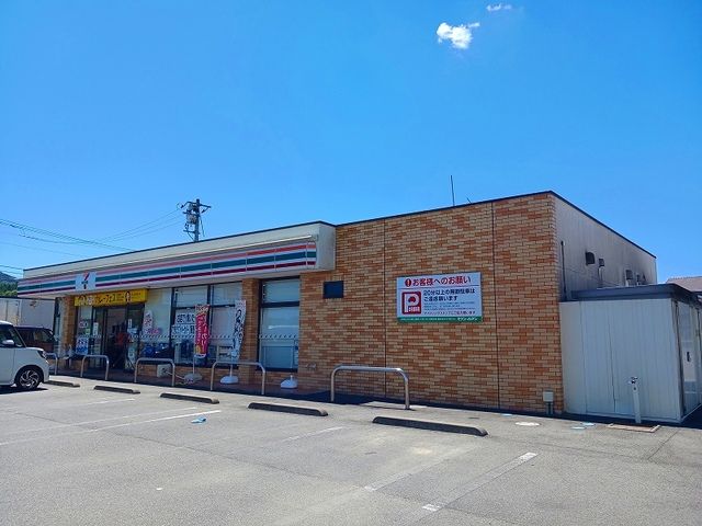 近くのセブンイレブン三原沼田西店まで450m（徒歩6分）