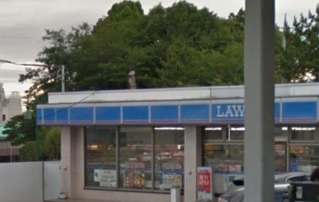 近くのローソン ニュー箱根店まで400m（徒歩5分）