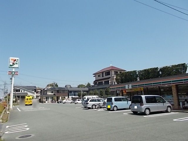 近くのセブンイレブン　テレビ熊本前店まで800m（徒歩10分）