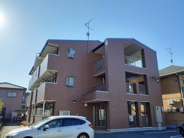 クロスロードの外観画像
