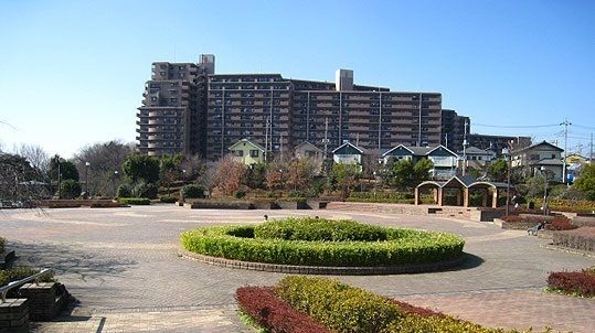 近くの小山白山公園まで700m(徒歩9分)