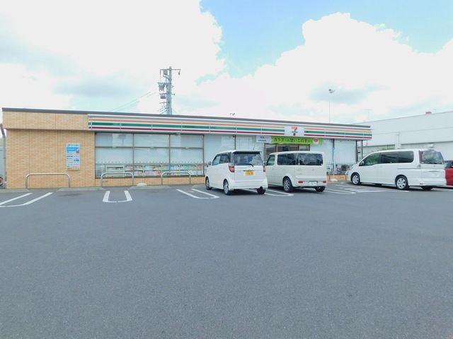 近くのセブンイレブンまで500m（徒歩7分）