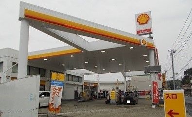 近くのガソリンスタンドまで750m（徒歩10分）