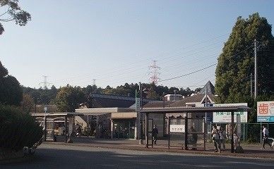 近くの弥生台駅まで800m（徒歩10分）