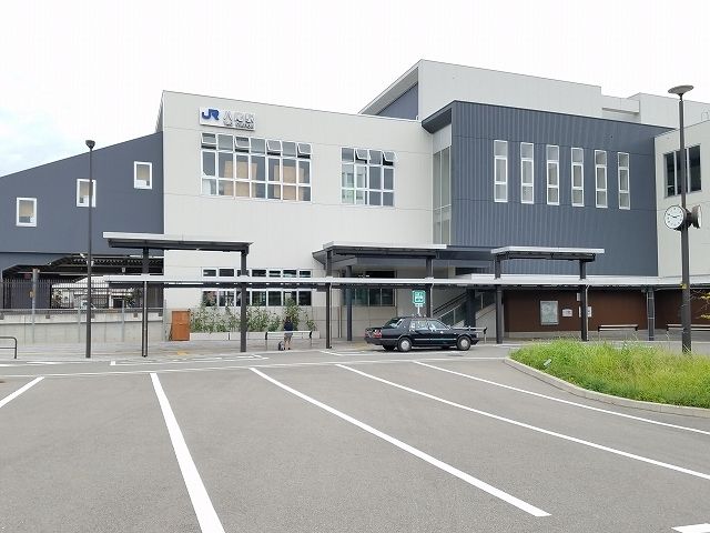 近くのＪＲ八尾駅まで350m（徒歩5分）