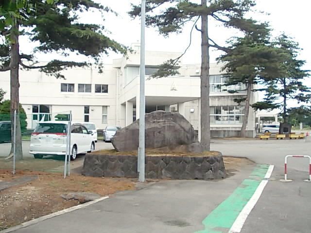 近くの小学校まで600m（徒歩8分）