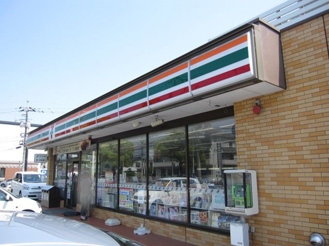 近くのセブンイレブン倉敷商業高校西店まで350m（徒歩5分）