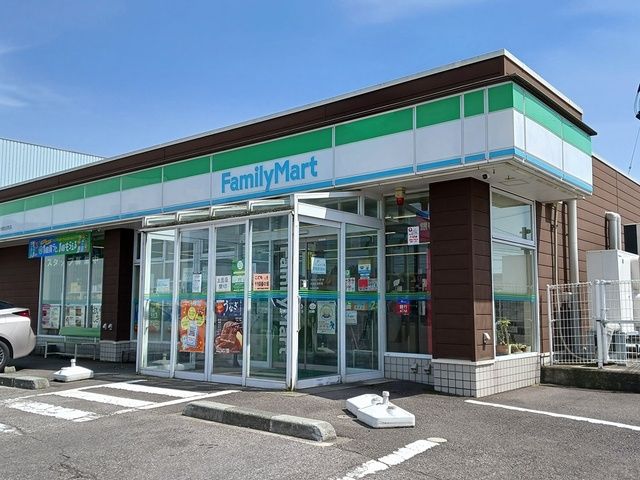 近くのファミリーマート大館住吉町店まで265m(徒歩4分)