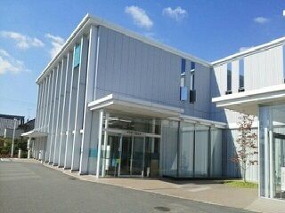 近くの伊予銀行森松支店様まで230m(徒歩3分)