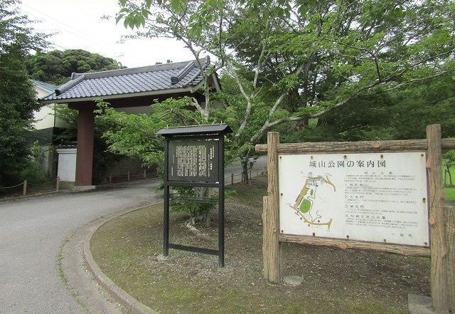 近くの公園まで1,500m（徒歩19分）