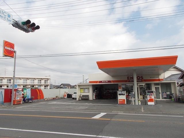 近くのENEOS セルフ地頭方店まで3,100m(徒歩39分)