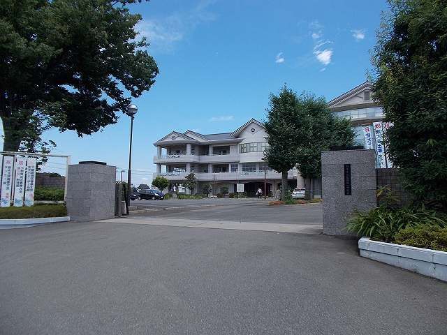 近くの藤岡第一中学校様まで655m（徒歩9分）