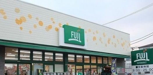 近くのＦＵＪＩ　天神橋店まで774m（徒歩10分）