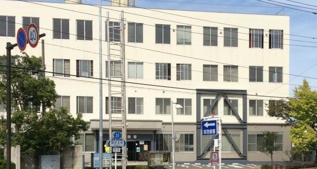 近くの栄警察署まで600m（徒歩8分）
