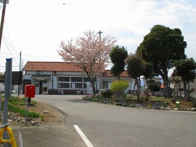近くの丹荘駅まで1,400m（徒歩18分）