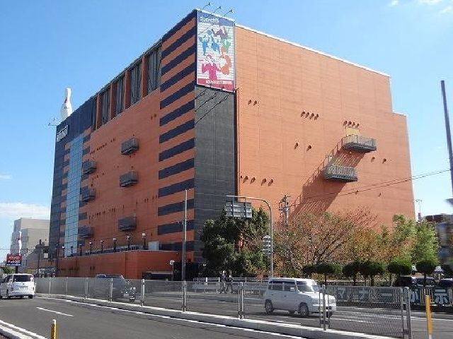 近くのラウンドワン佐賀店まで350m（徒歩5分）